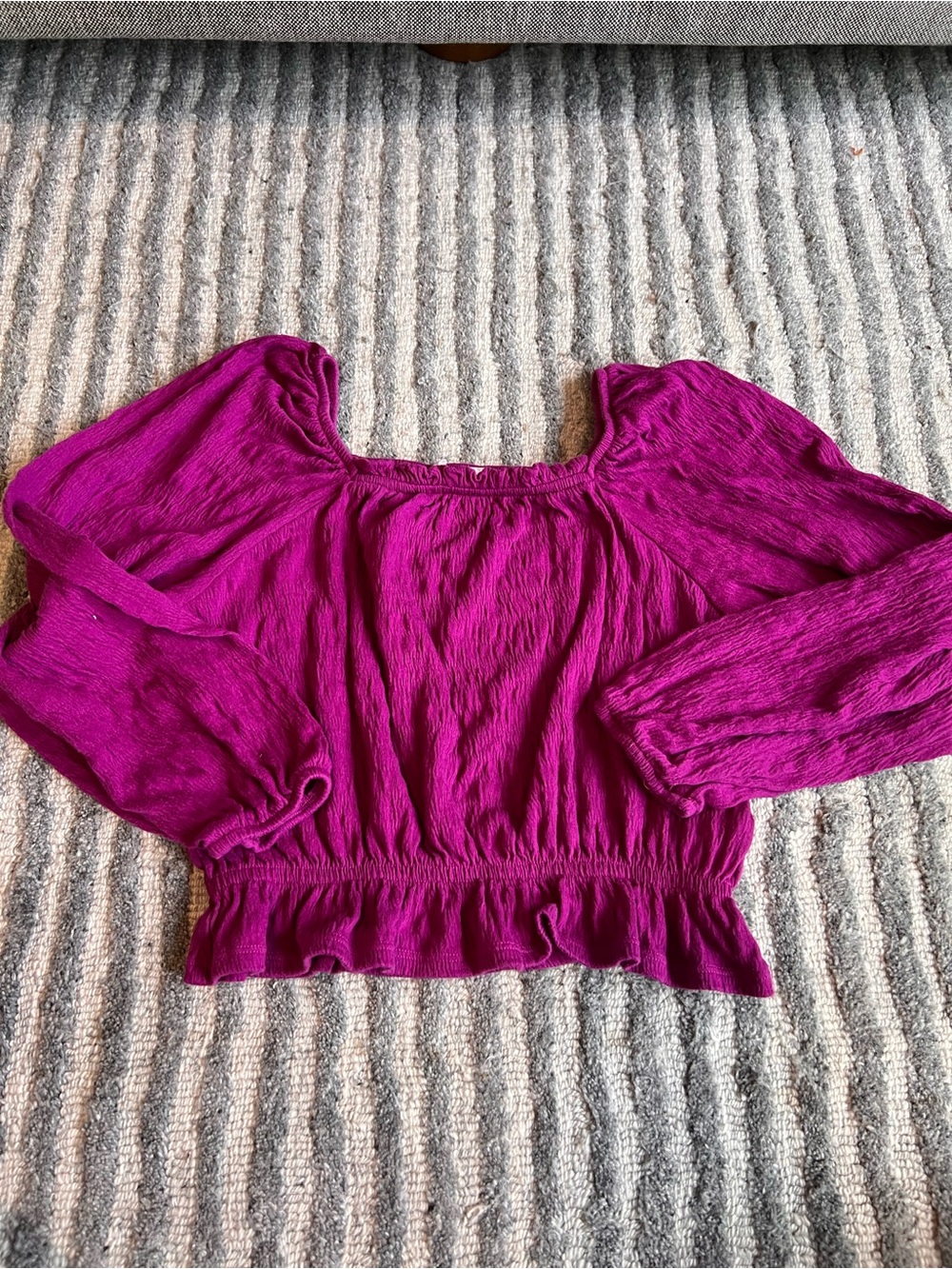 GAP Magenta Puff-Sleeve Crop Top